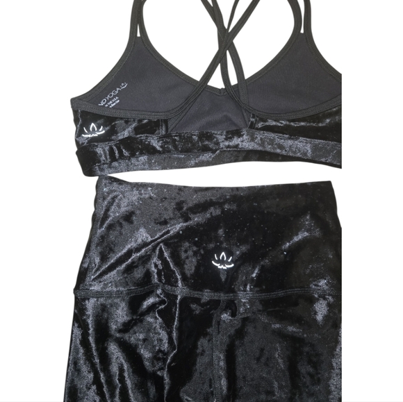 Beyond Yoga Crushed Velvet Velour High Waisted Black Leggings & Bra Set XS/SM - Picture 3 of 6